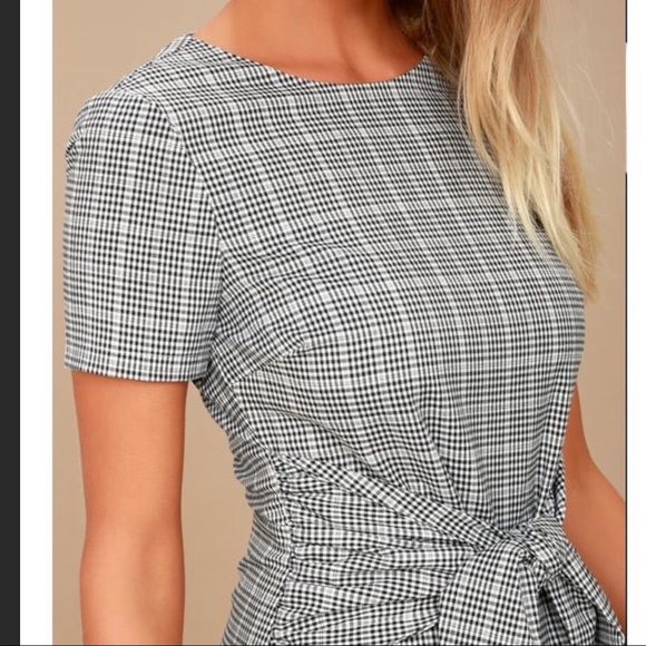 LULU’S Gingham Knotted Sheath Dress 👗 - Picture 4 of 16